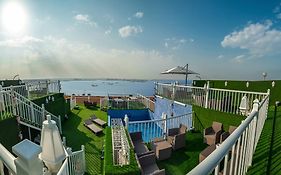 Golden Garden Al Corniche